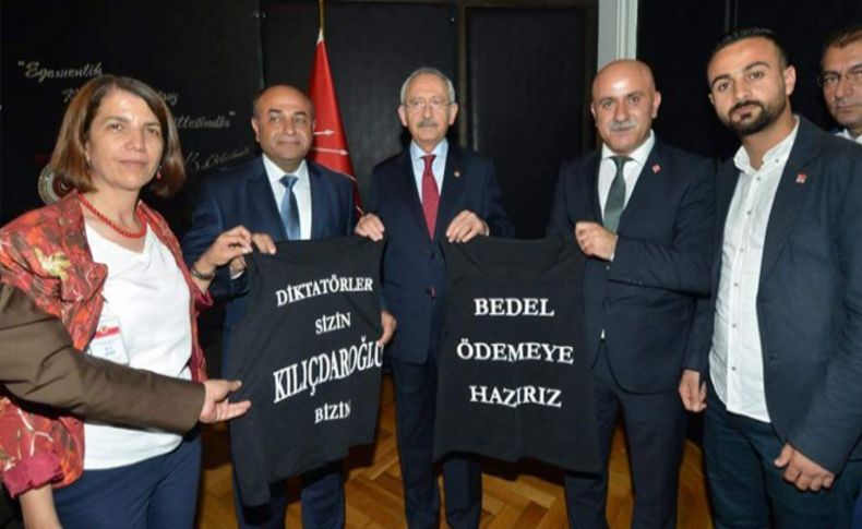 İzmir'den Kılıçdaroğlu'na tişörtlü destek!